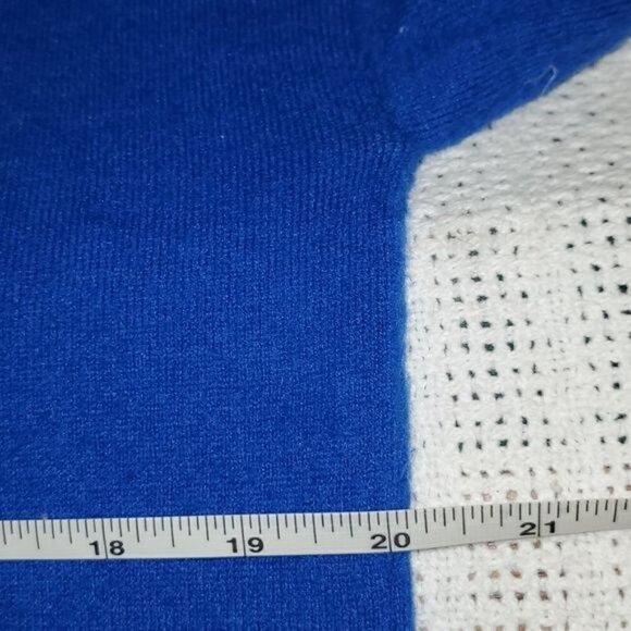 Talbots Lambswool Embroidered & Embellished Sz M Blue Penquin Graphic LS Sweater - Picture 6 of 9